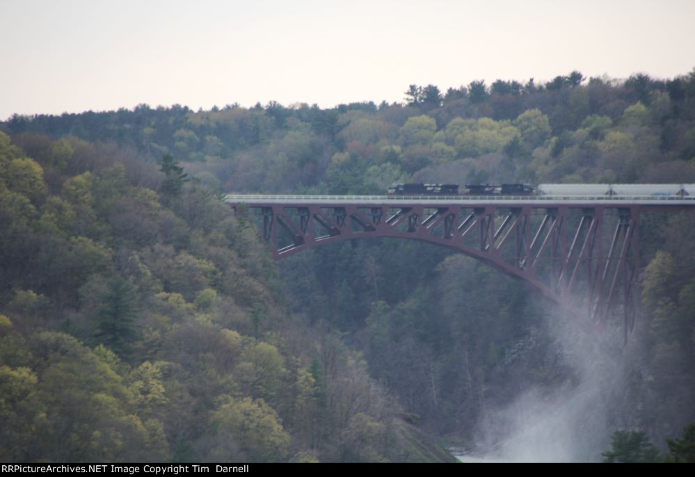 NS 4222 leads 310 0ver the Genesee arch bridge